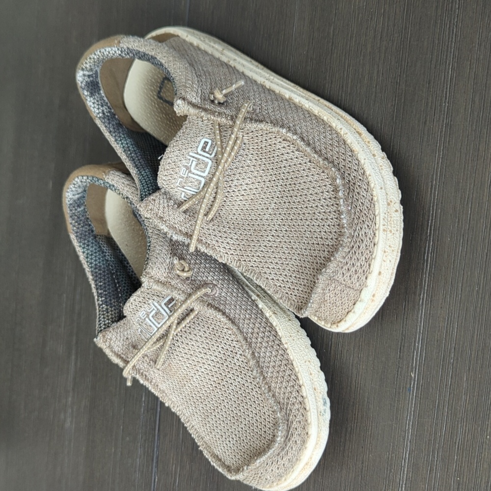 Kids size 12 hey dudes
